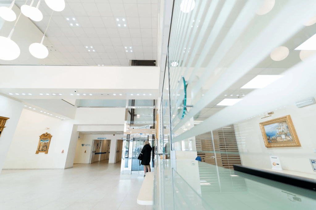 Monza Hospital reception Romania