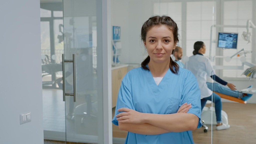 NHS Nurses Cover for Doctors: Why More UK Patients Are Choosing Private Treatment Abroad